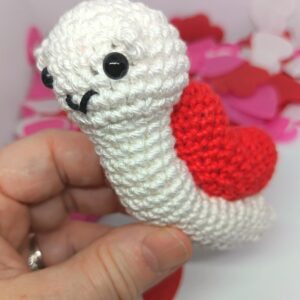 escargot coeur amigurumi au crochet